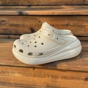 Platform crocs in nude